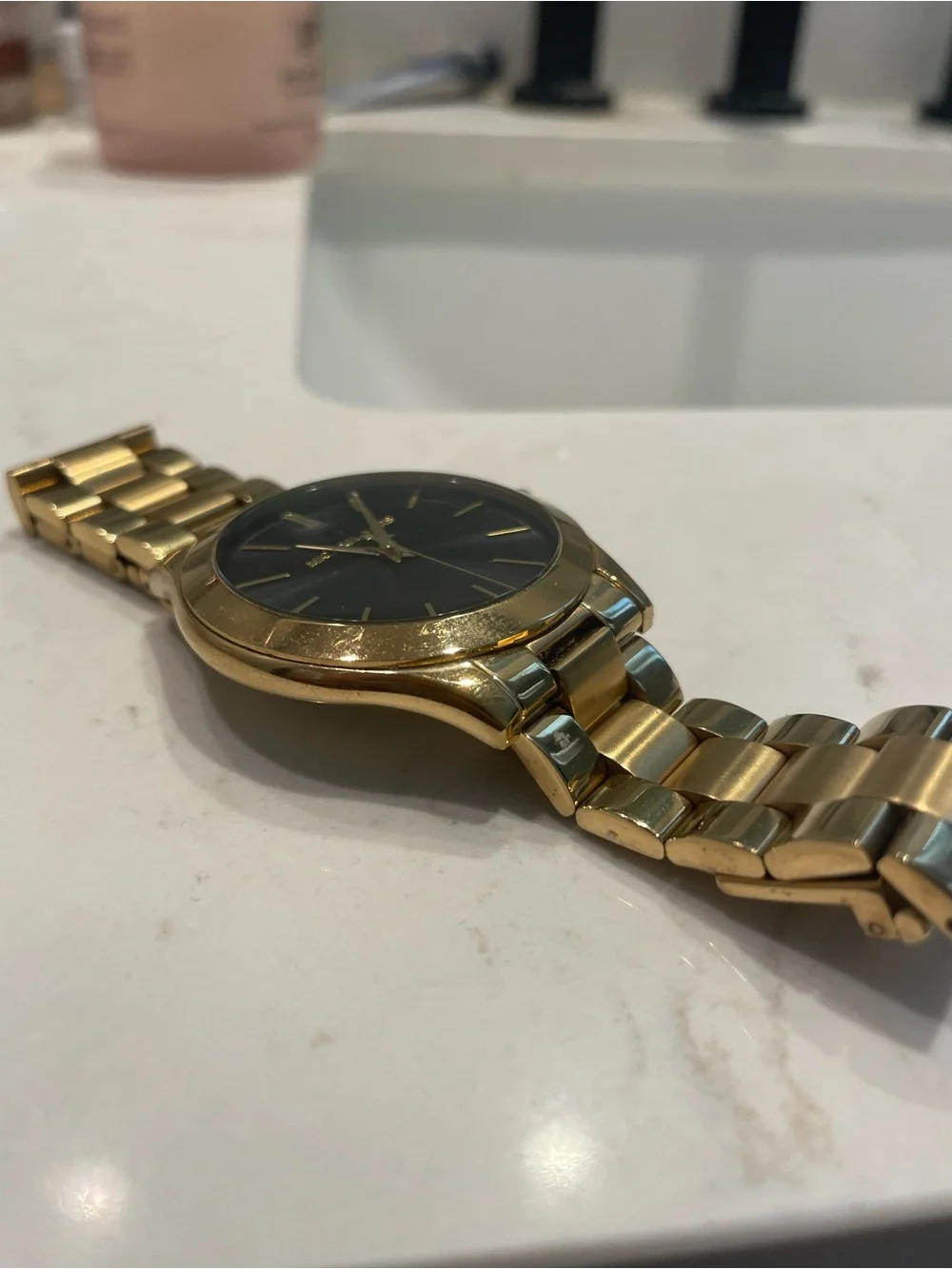 Michael Kors needs batteries